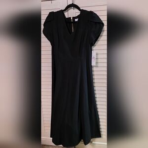 Calvin Klein
Scuba Crepe Short Tulip Sleeve V-Neck A-Line Midi Dress